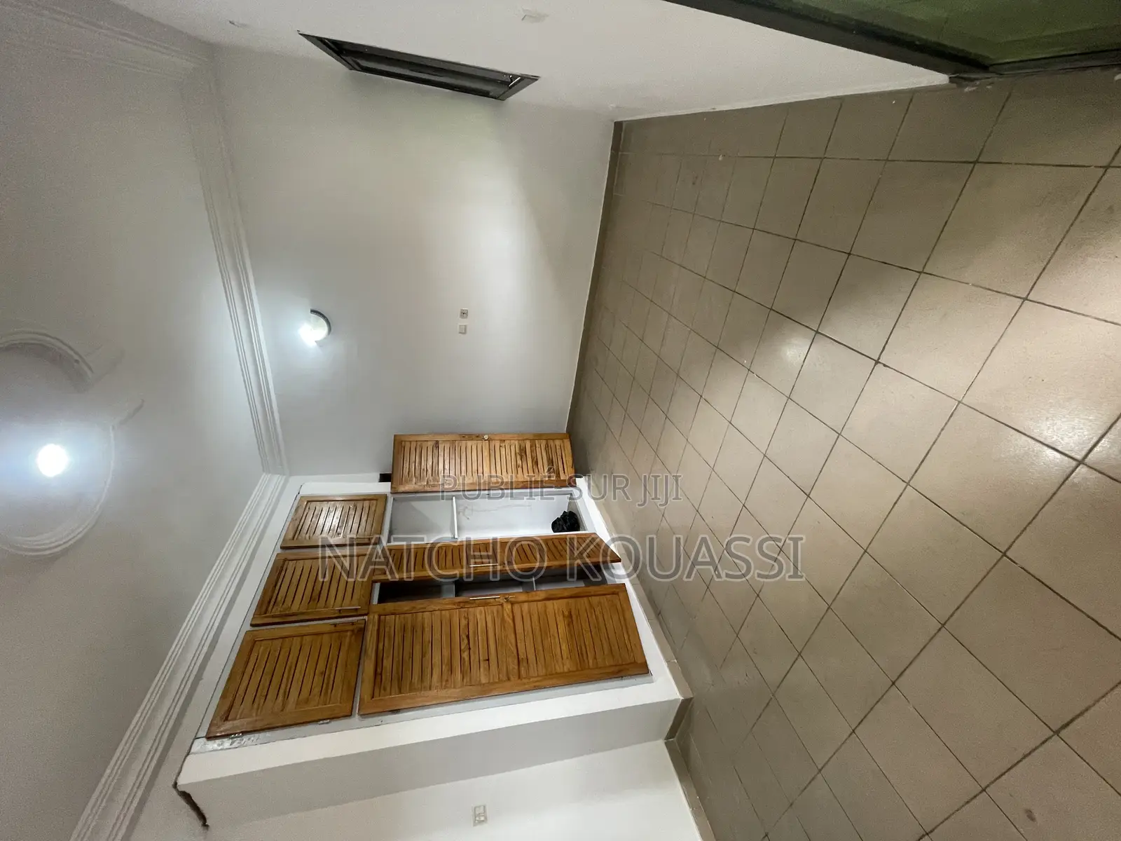 1chbre Appartement dans Studio, Cocody à Louer