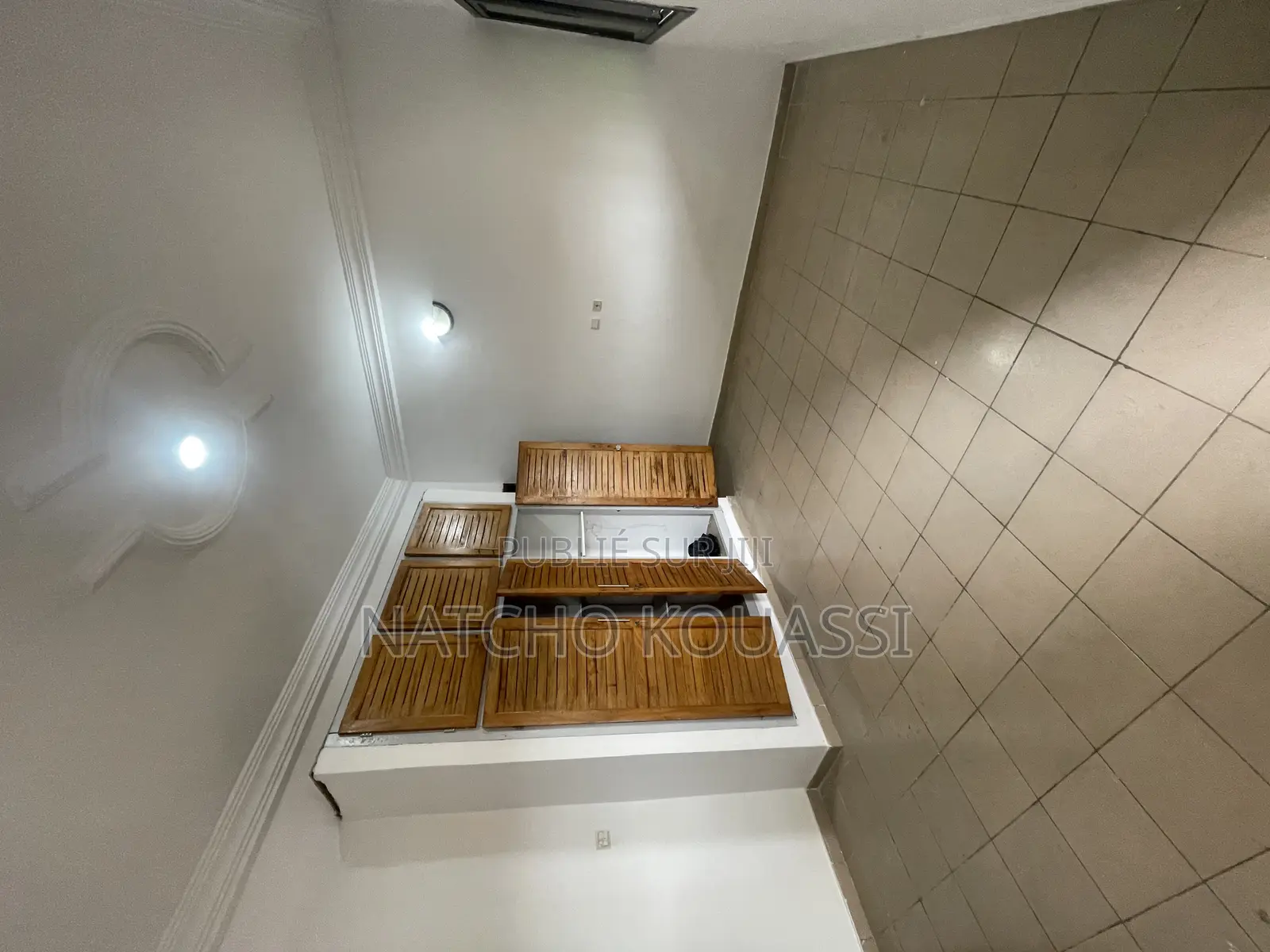 1chbre Appartement dans Studio, Cocody à Louer