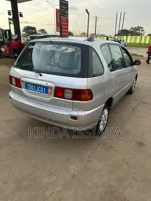 Toyota Picnic 2.0 FWD 2004 Gris