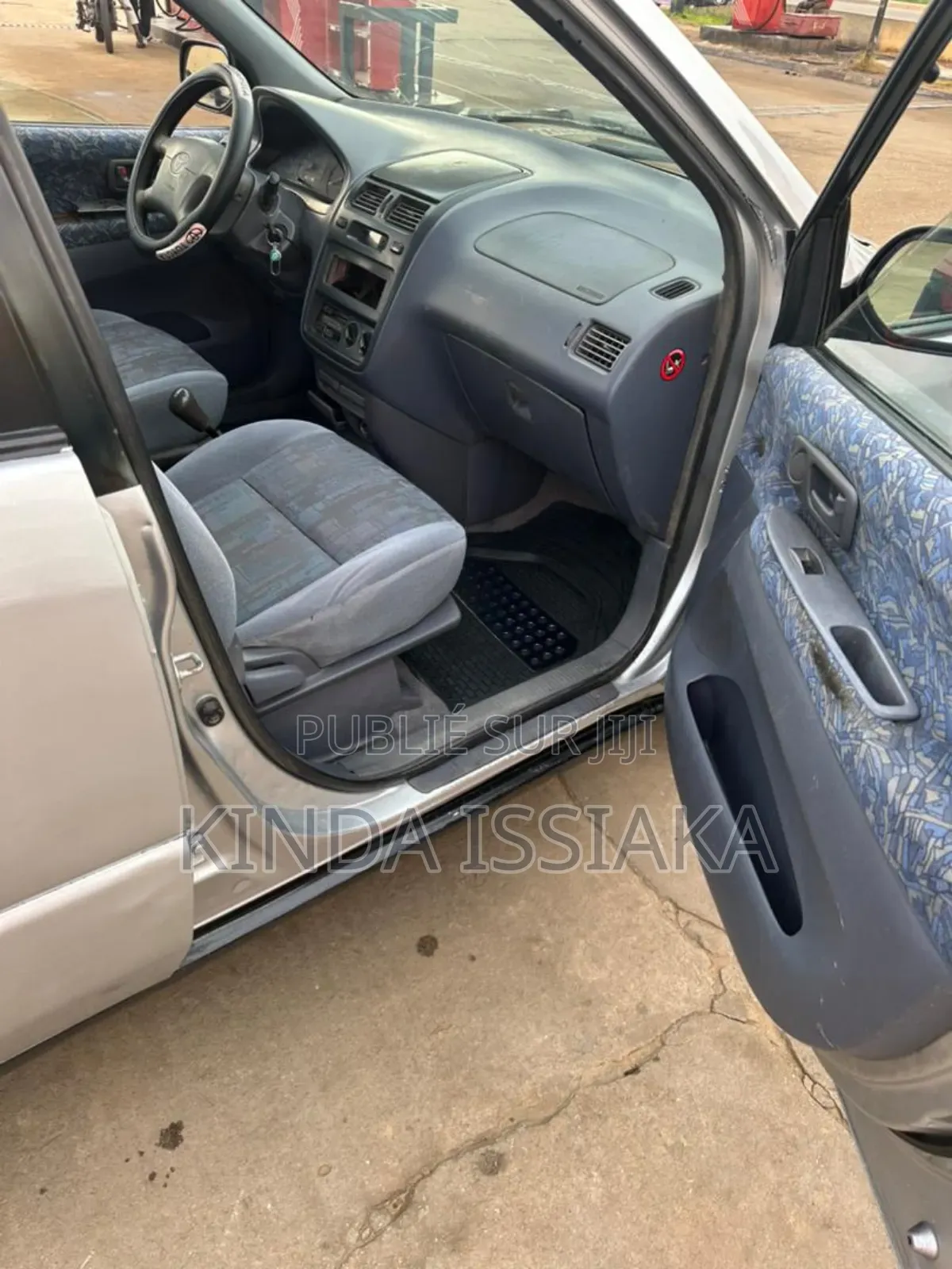 Toyota Picnic 2.0 FWD 2004 Gris