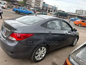 Hyundai Accent 2013 Gris