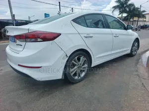 Hyundai Elantra 2017 Blanc