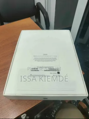 New Apple iPad 3 Wi-Fi + Cellular 256 GO Gris