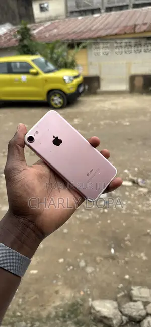 Apple iPhone 7 32 GB Rose