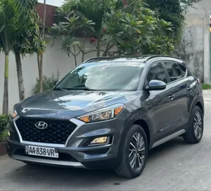 Photo - Hyundai Tucson Limited AWD 2019 Gris