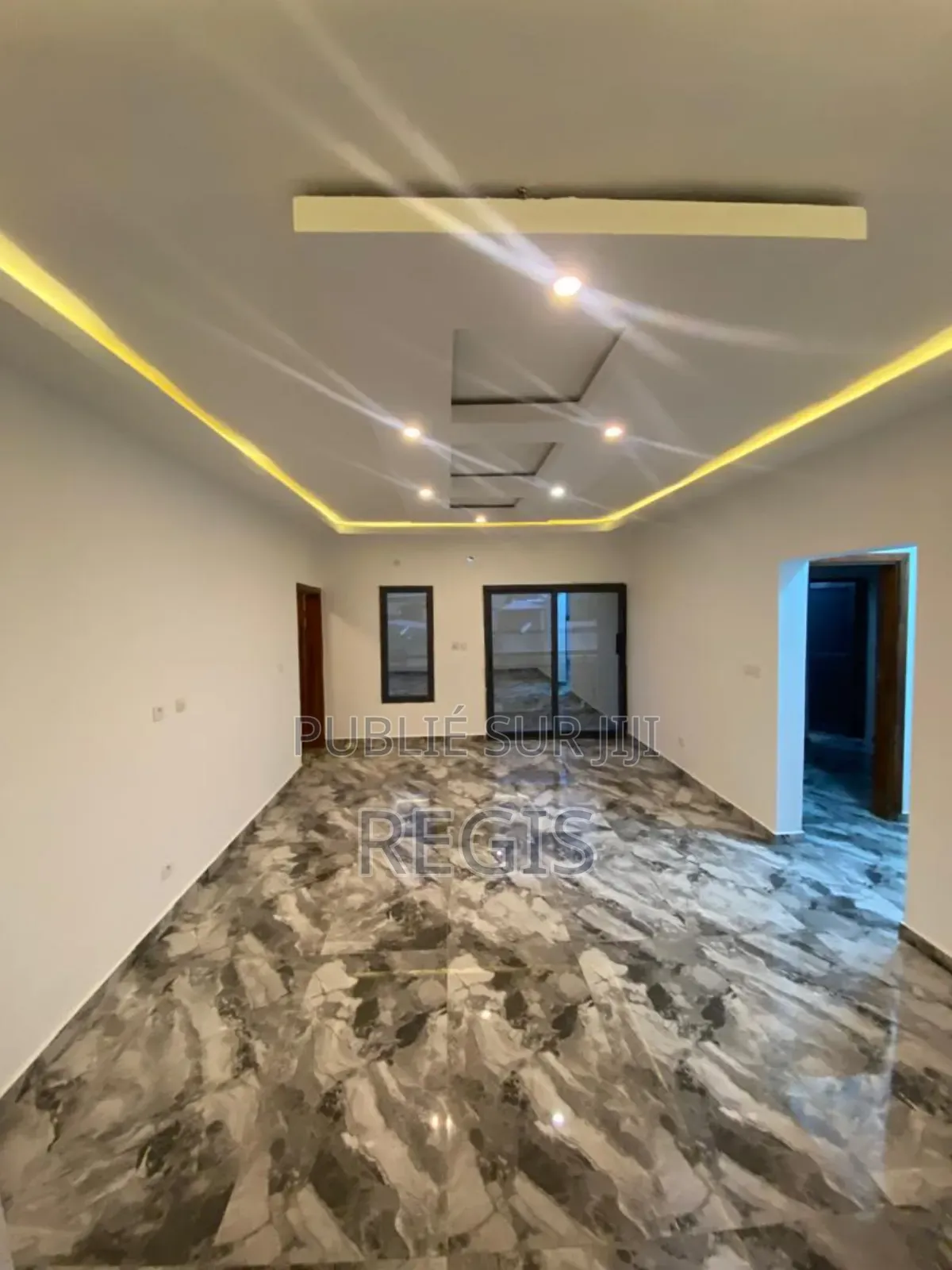 3chbre Appartement dans Residence, Cocody à Louer