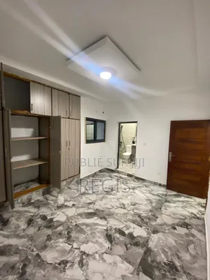 3chbre Appartement dans Residence, Cocody à Louer