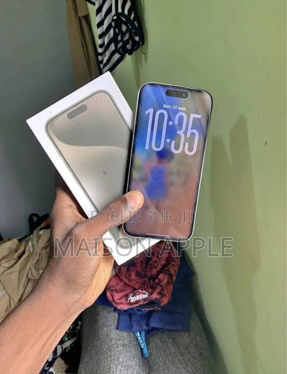 Neuf Apple iPhone 15 Pro 512 GB