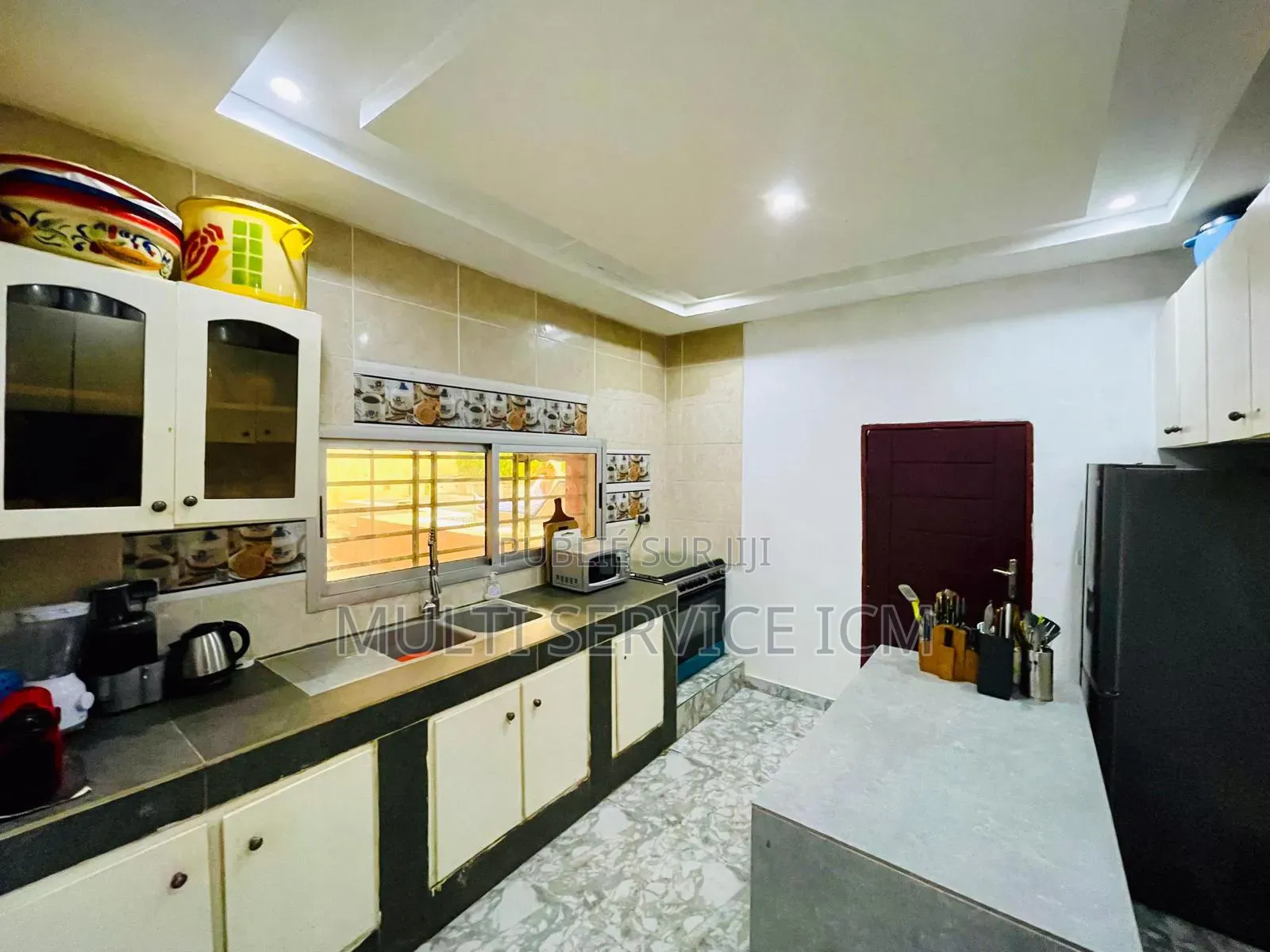 Furnished 4chbre Duplex dans Ismaël Coulibaly, Cocody à Louer