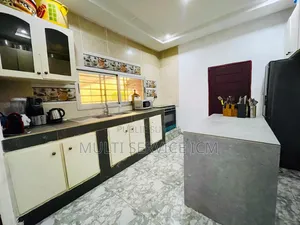 Furnished 4chbre Duplex dans Ismaël Coulibaly, Cocody à Louer