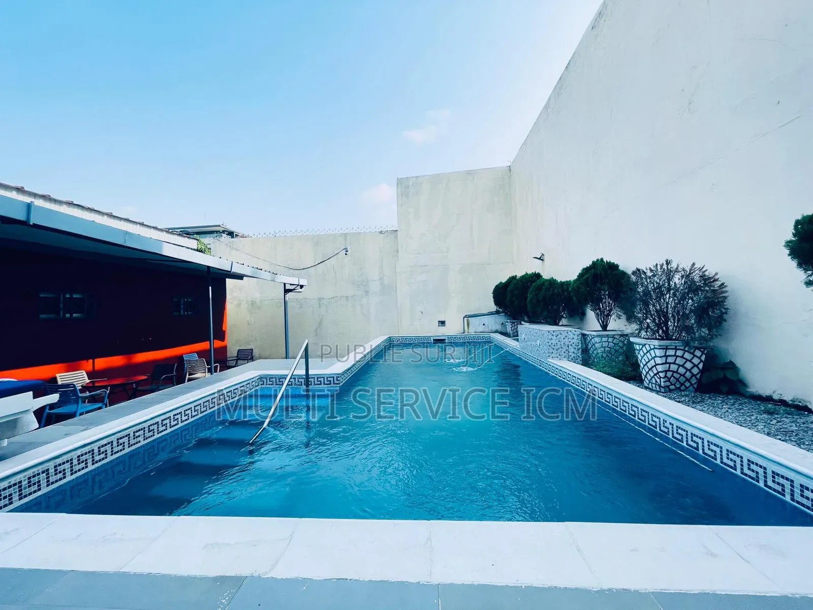 Furnished 4chbre Duplex dans Ismaël Coulibaly, Cocody à Louer