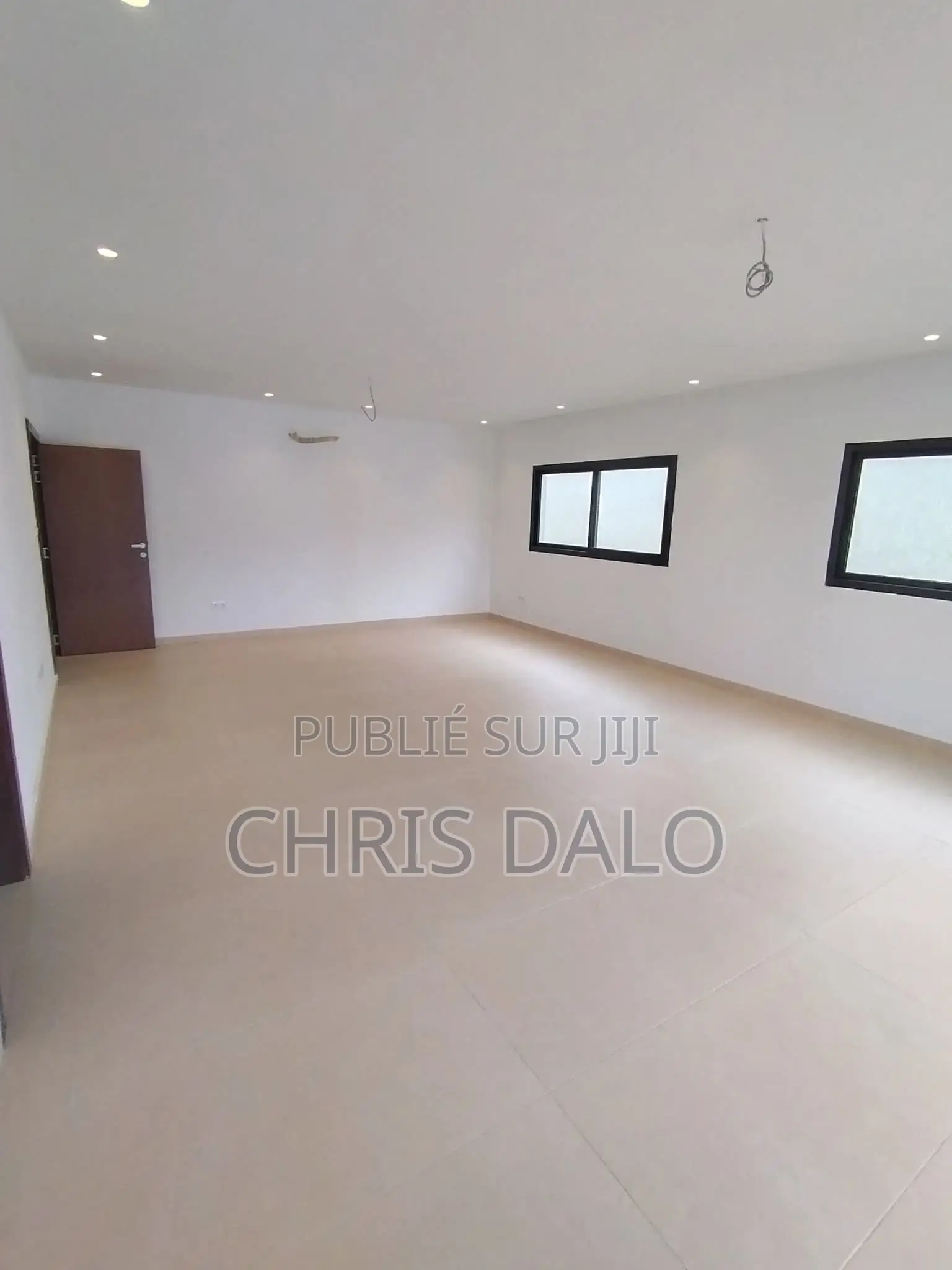 2chbre Appartement dans 3 Pièces Haut, Cocody à Louer