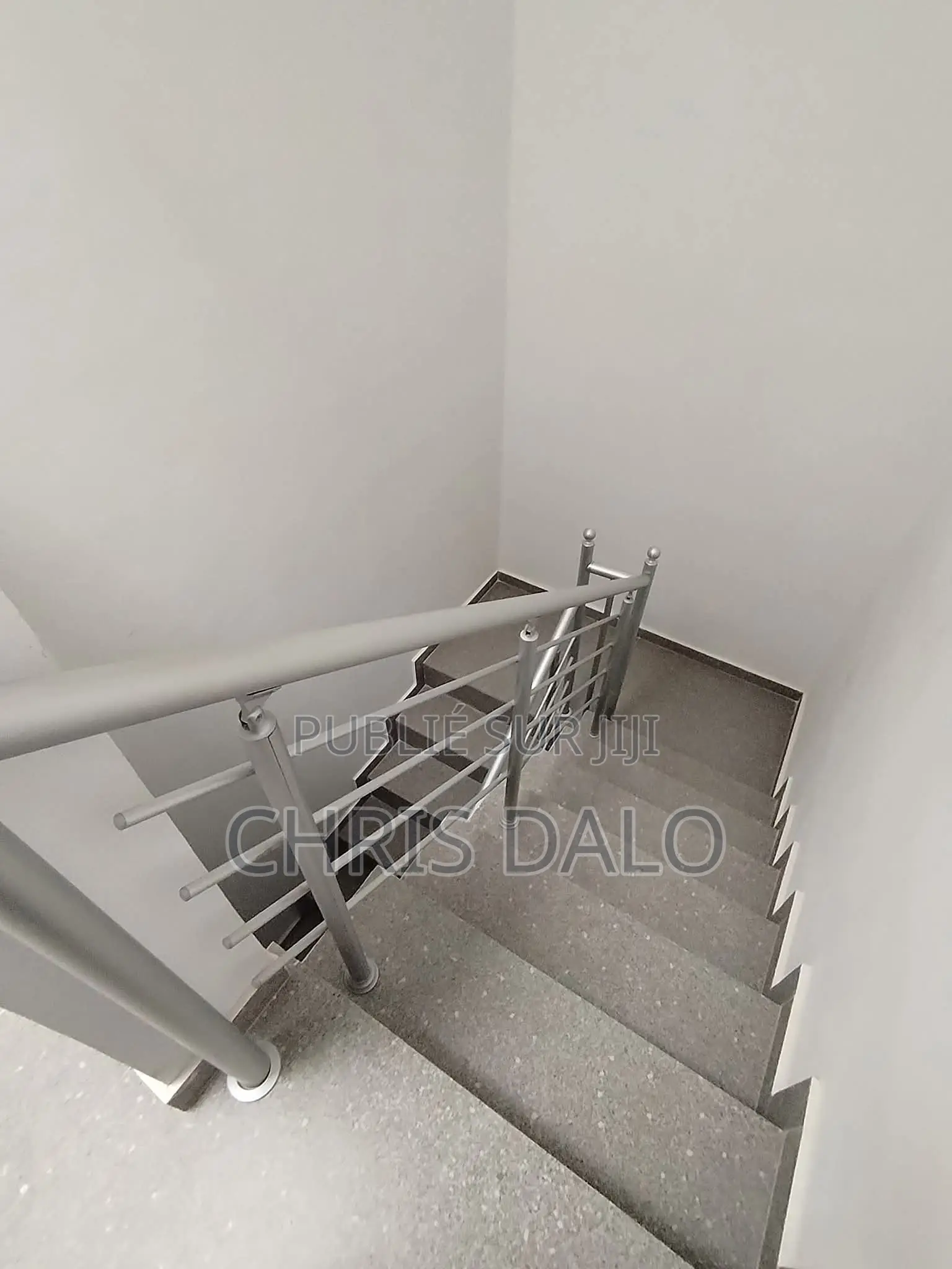 2chbre Appartement dans 3 Pièces Haut, Cocody à Louer