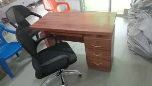 Photo - Table De Bureau Local