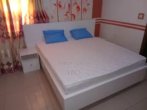 Table De Bureau Local