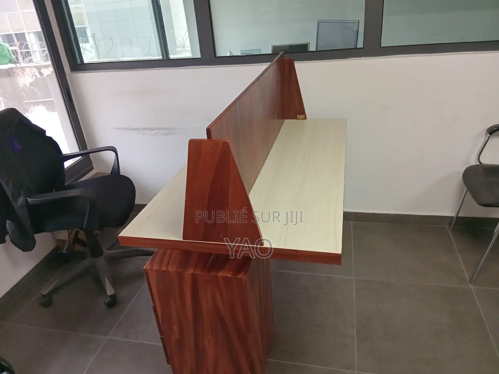 Table De Bureau Local