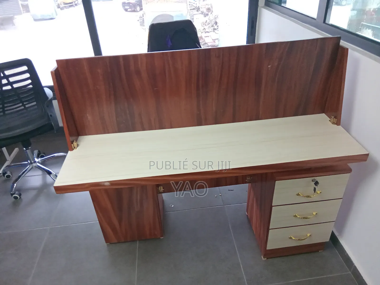 Table De Bureau Local