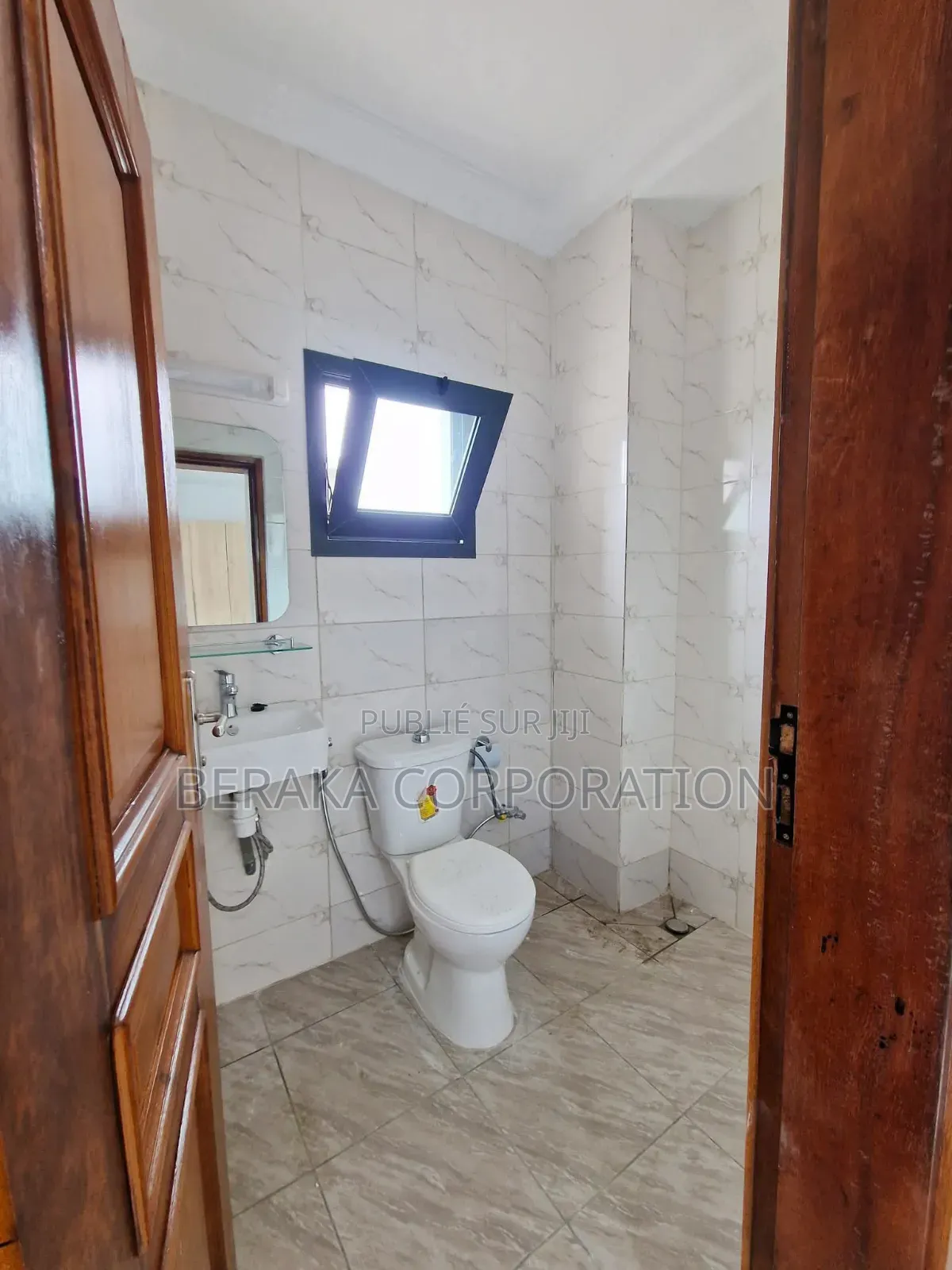 4chbre Duplex dans Beraka Corporation, Cocody à Vendre