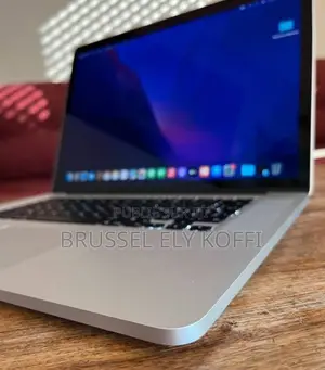 Photo - New Apple MacBook Pro 2015 16GB Intel Core I7 SSD 256GB