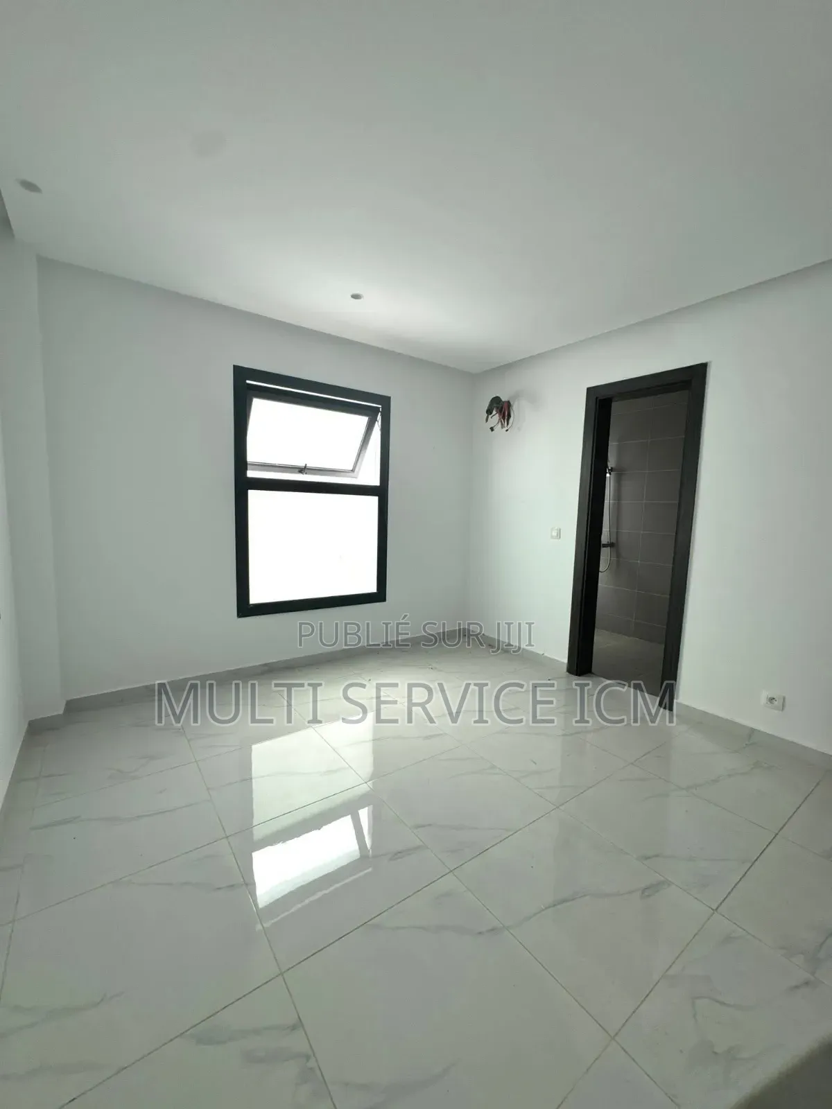 3chbre Duplex dans Ismaël Coulibaly, Cocody à Vendre