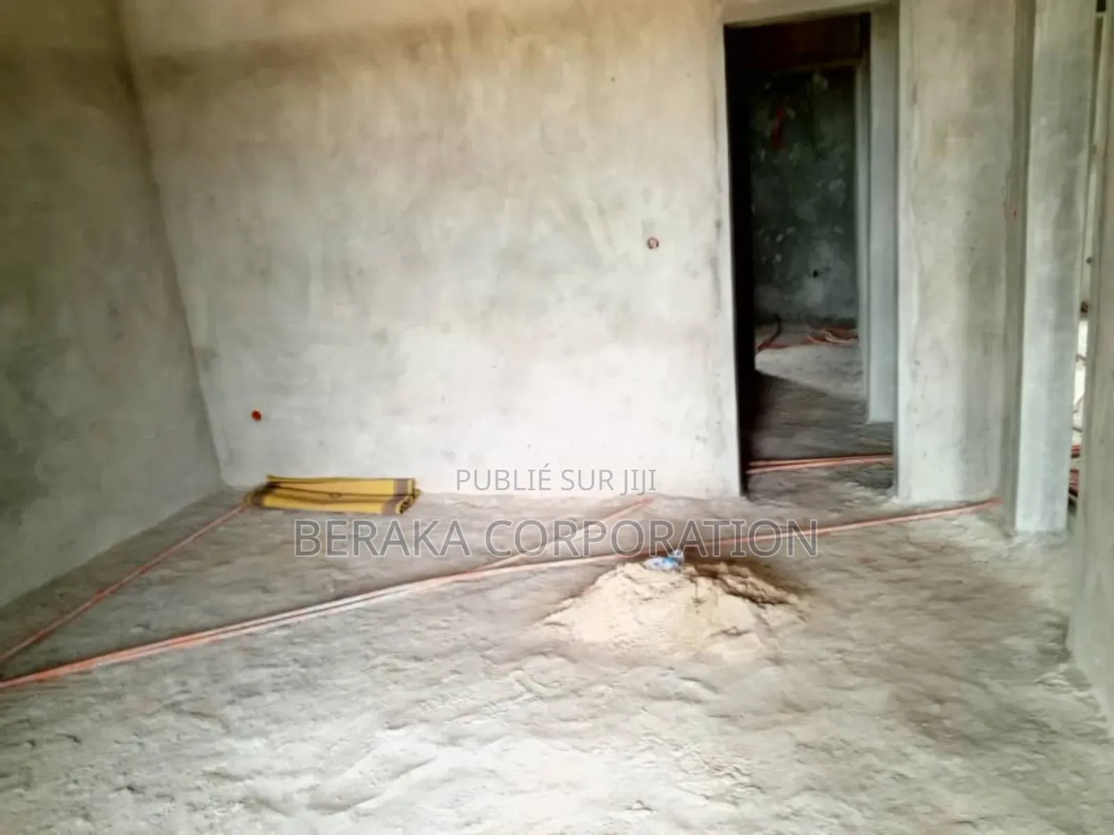 5chbre Villa dans Beraka Corporation, Cocody à Vendre