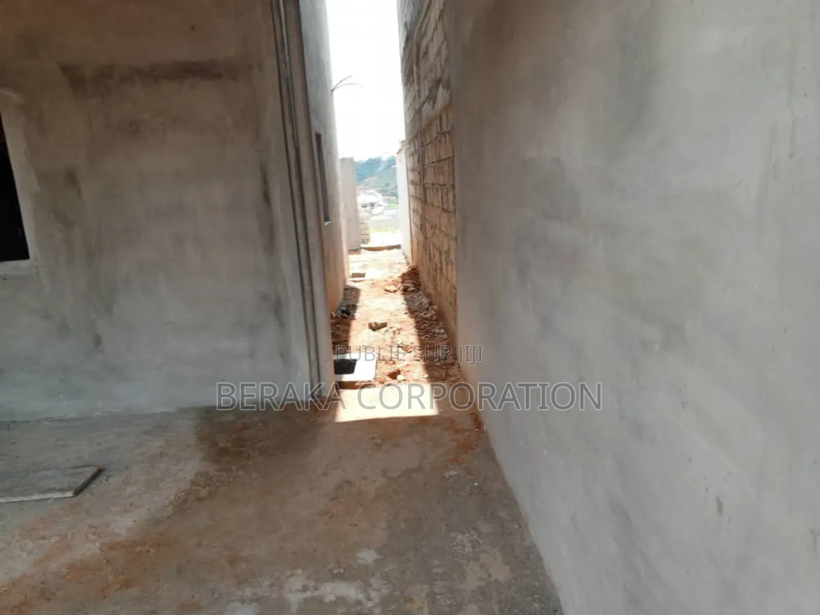 5chbre Villa dans Beraka Corporation, Cocody à Vendre