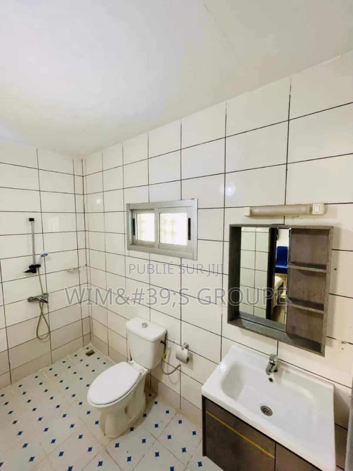 Furnished 4chbre Villa dans Cocody à Vendre