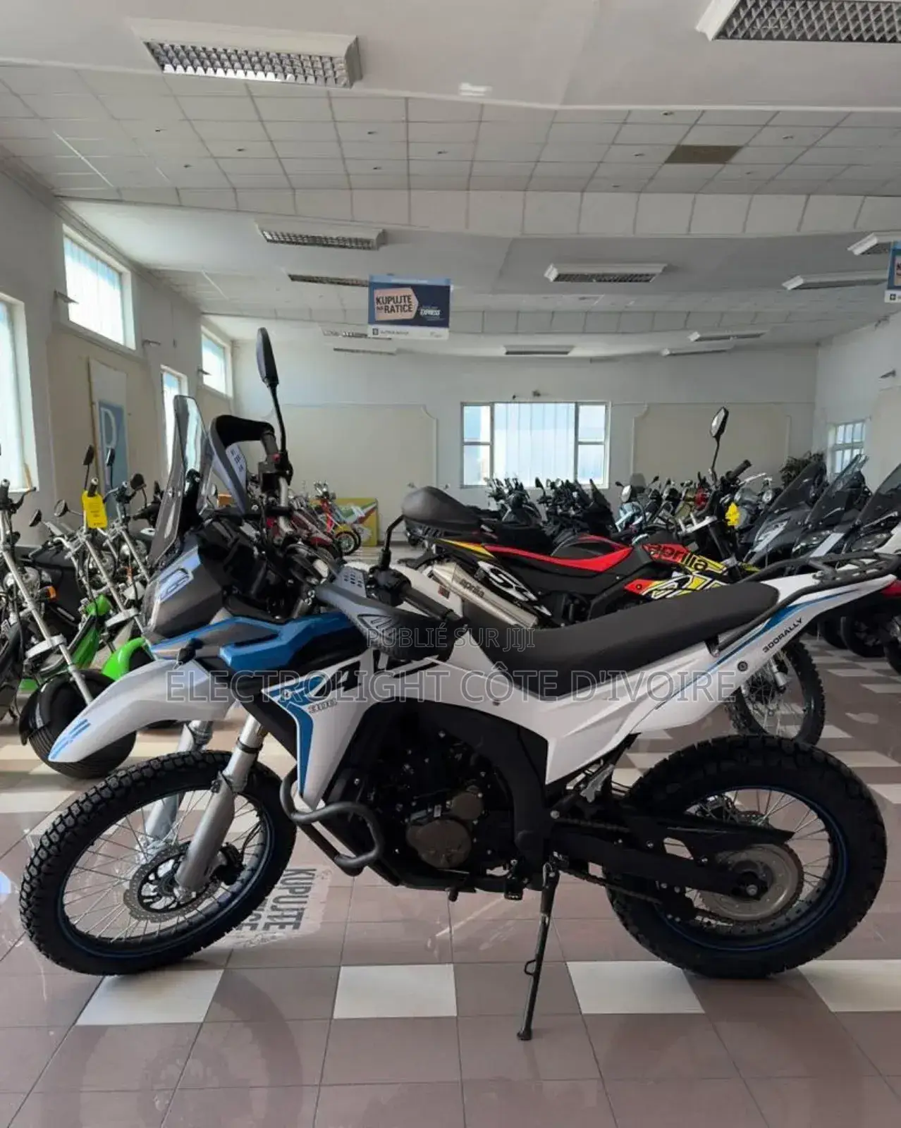 Neuf Voge 300 Rally 2023 Blanc