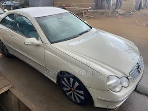 Mercedes-Benz CLK 2004 Blanc