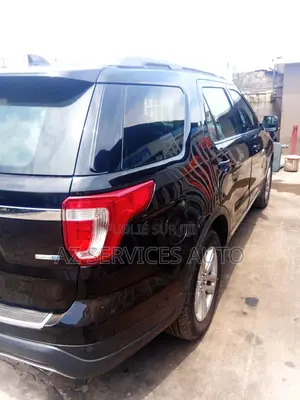 Ford Explorer XLT AWD 2019 Black