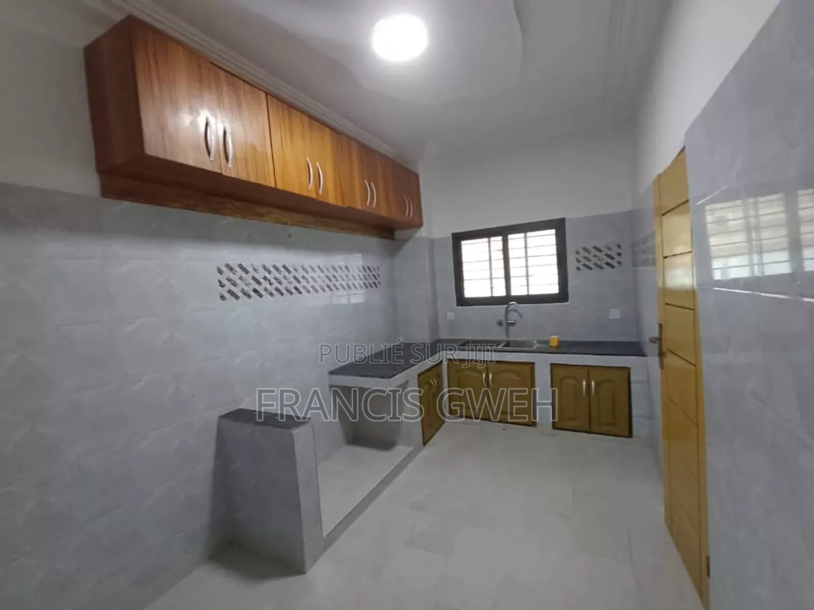 4chbre Villa dans Gweh Francis, Cocody à Louer