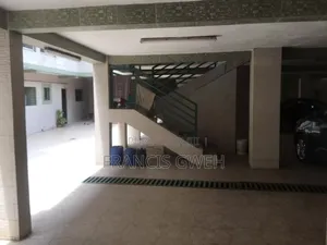 Photo - 1chbre Blocs d'appartements dans Gweh Francis, Cocody à Vendre