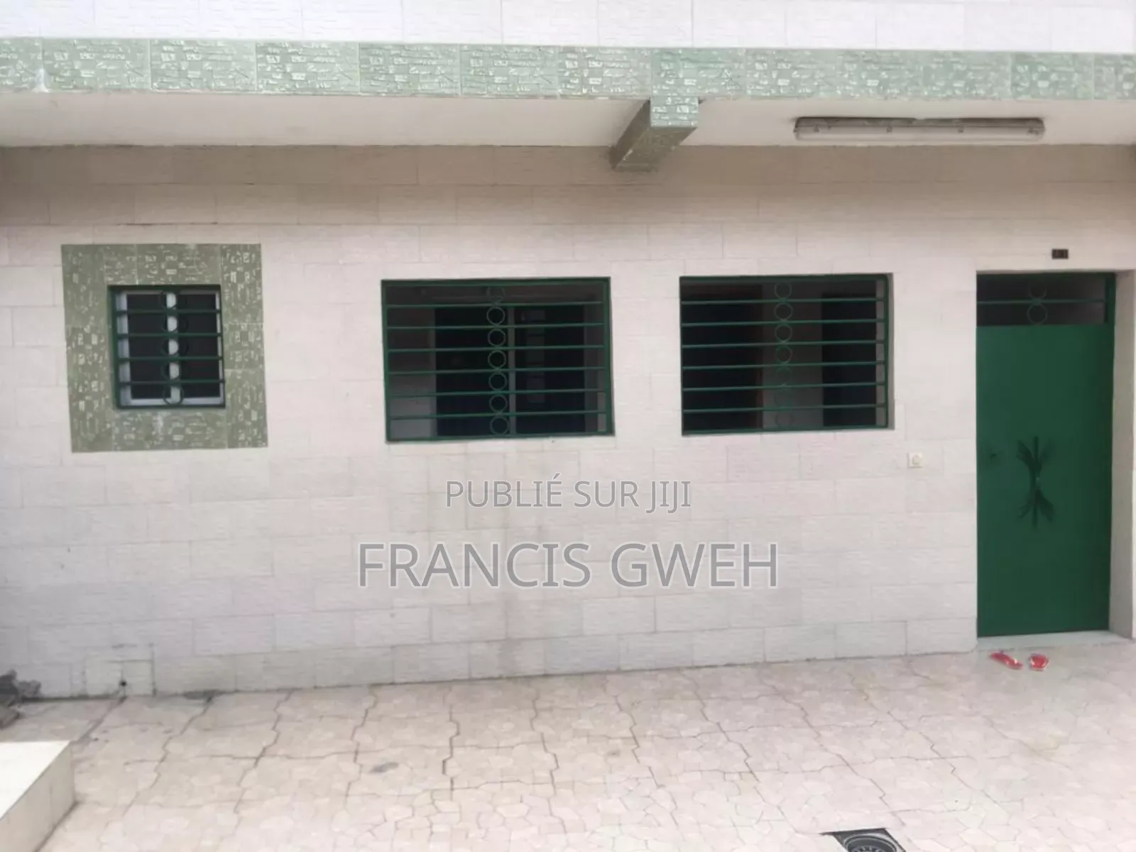 1chbre Blocs d'appartements dans Gweh Francis, Cocody à Vendre