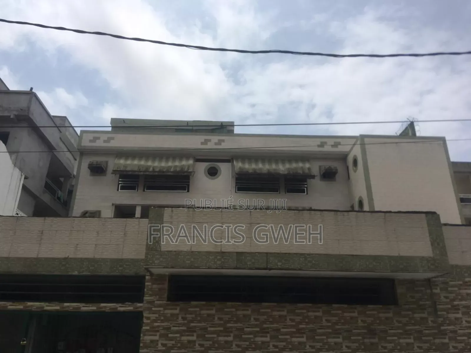 1chbre Blocs d'appartements dans Gweh Francis, Cocody à Vendre