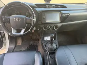 Toyota Hilux 2022 Blanc