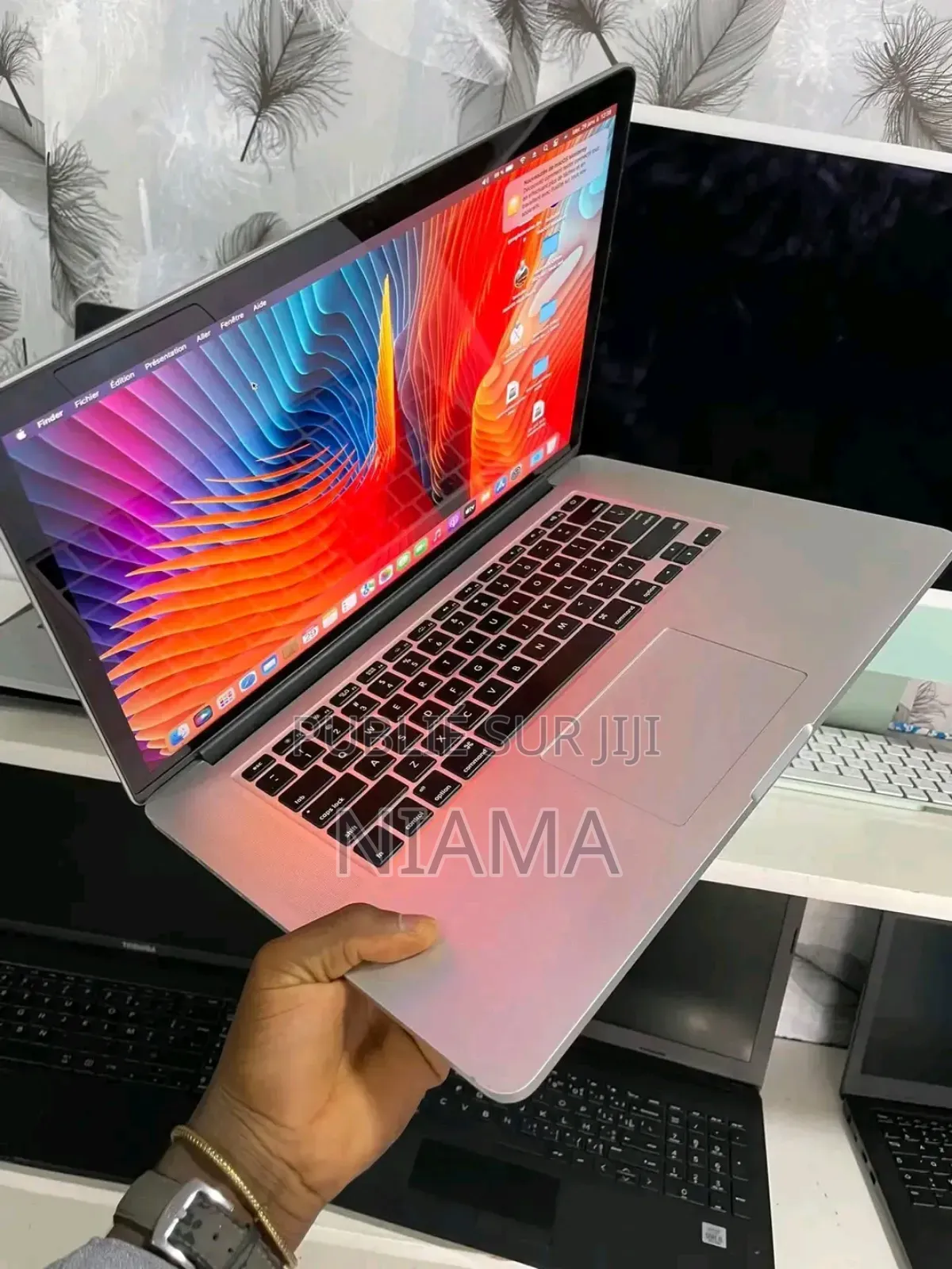 New Apple MacBook Pro 2015 16GB Intel Core I7 SSD 500GB