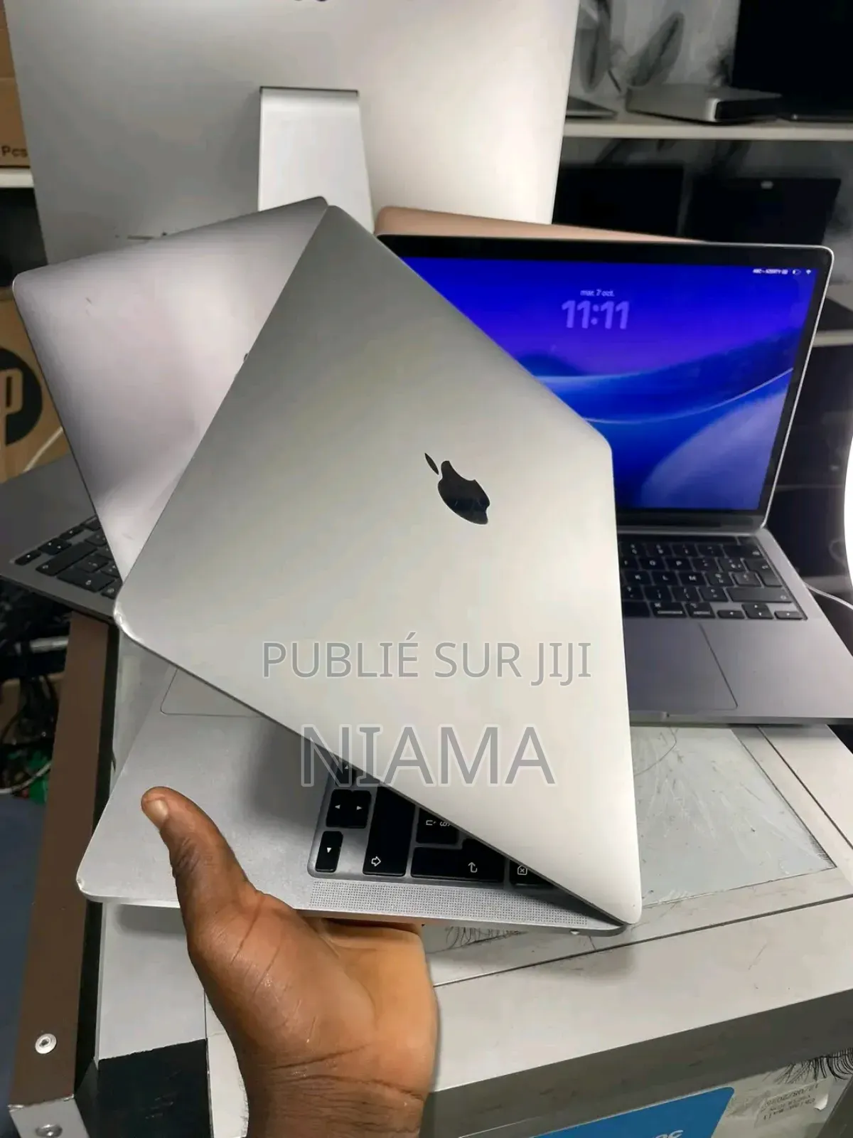 New Apple MacBook Pro 2020 M1 8GB Apple M1 SSD 256GB