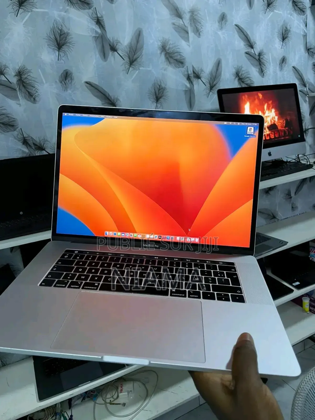 New Apple MacBook Pro 2017 16GB Intel Core I7 SSD 256GB