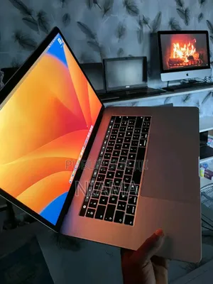 New Apple MacBook Pro 2017 16GB Intel Core I7 SSD 256GB