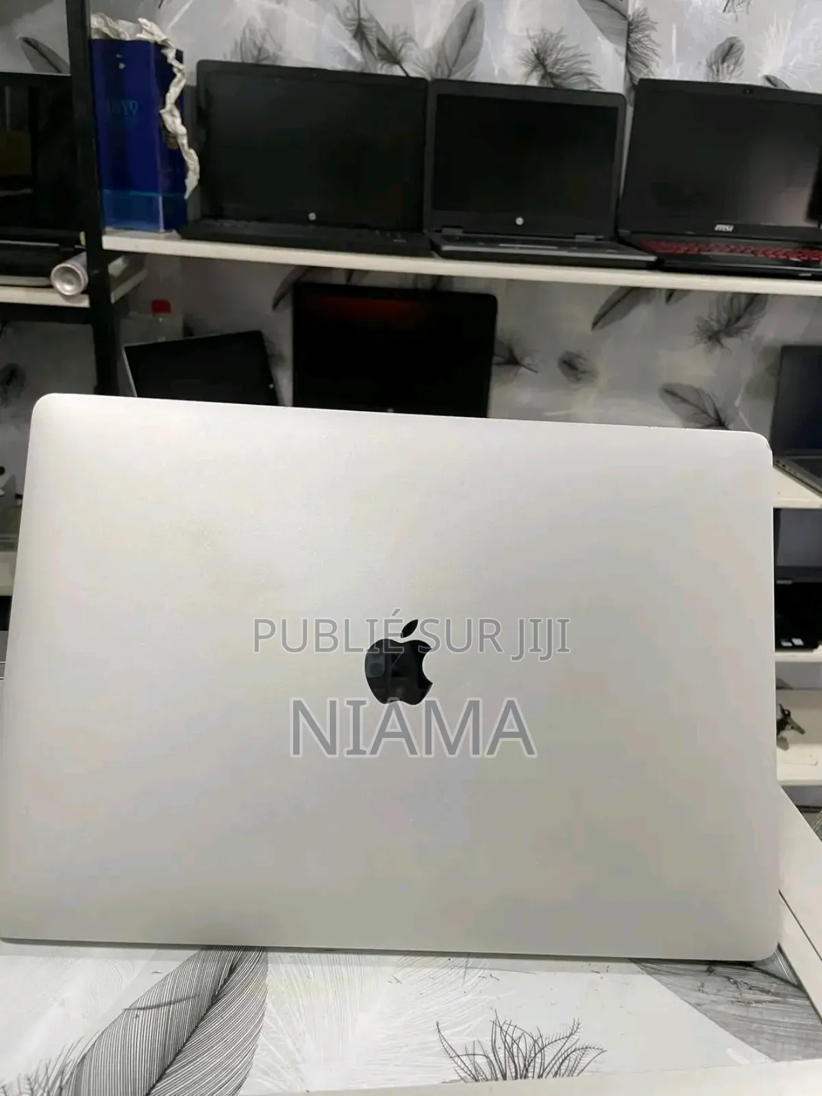 New Apple MacBook Pro 2017 16GB Intel Core I7 SSD 256GB