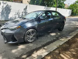 Toyota Corolla LE ECO Premium (1.8L 4cyl CVT) 2016 Gris