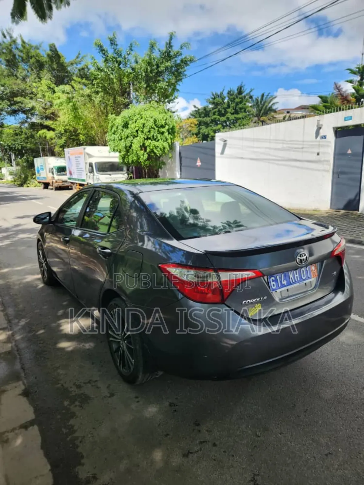 Toyota Corolla LE ECO Premium (1.8L 4cyl CVT) 2016 Gris