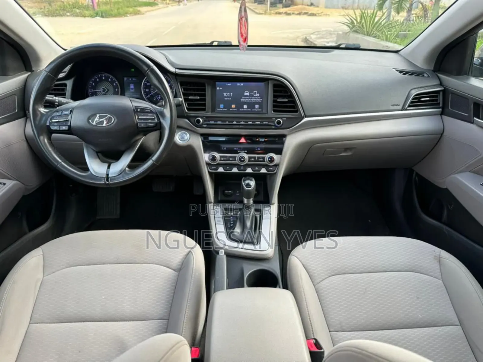 Hyundai Elantra 2020 Gris