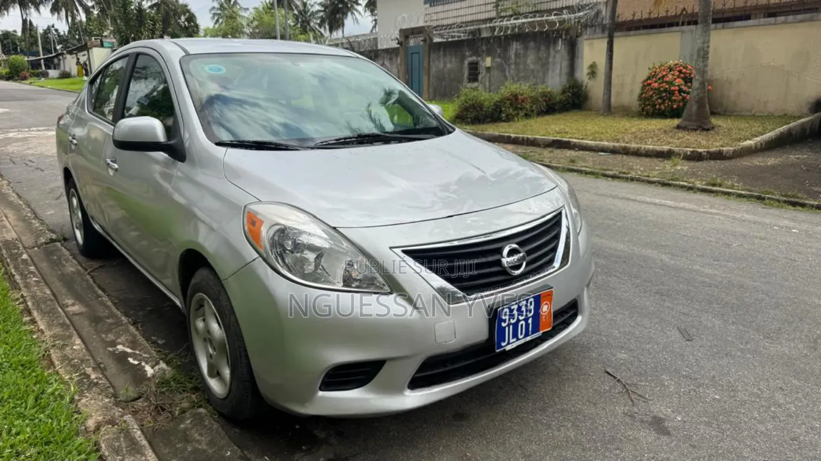 Nissan Versa 2012 Gris