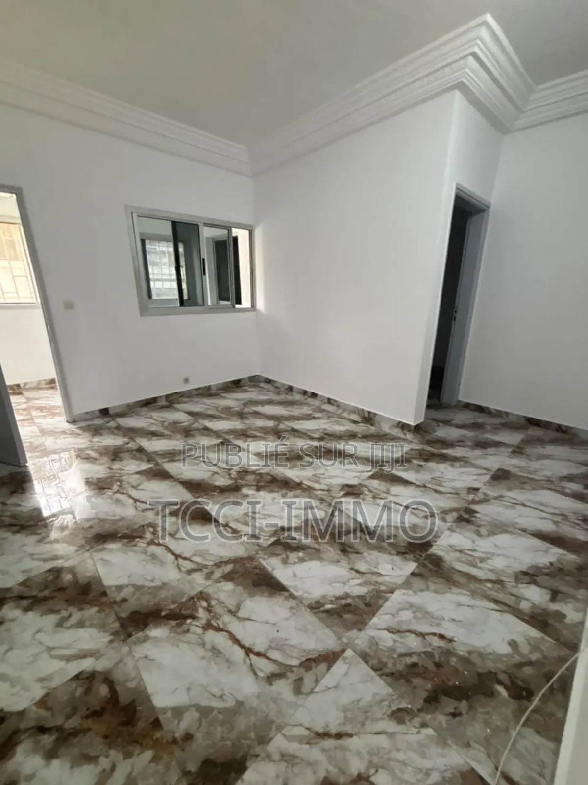 1chbre Appartement dans Tcci Sarl, Cocody à Louer