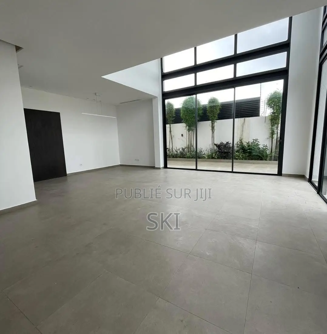 4chbre Duplex dans Cocody à Louer