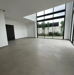 4chbre Duplex dans Cocody à Louer