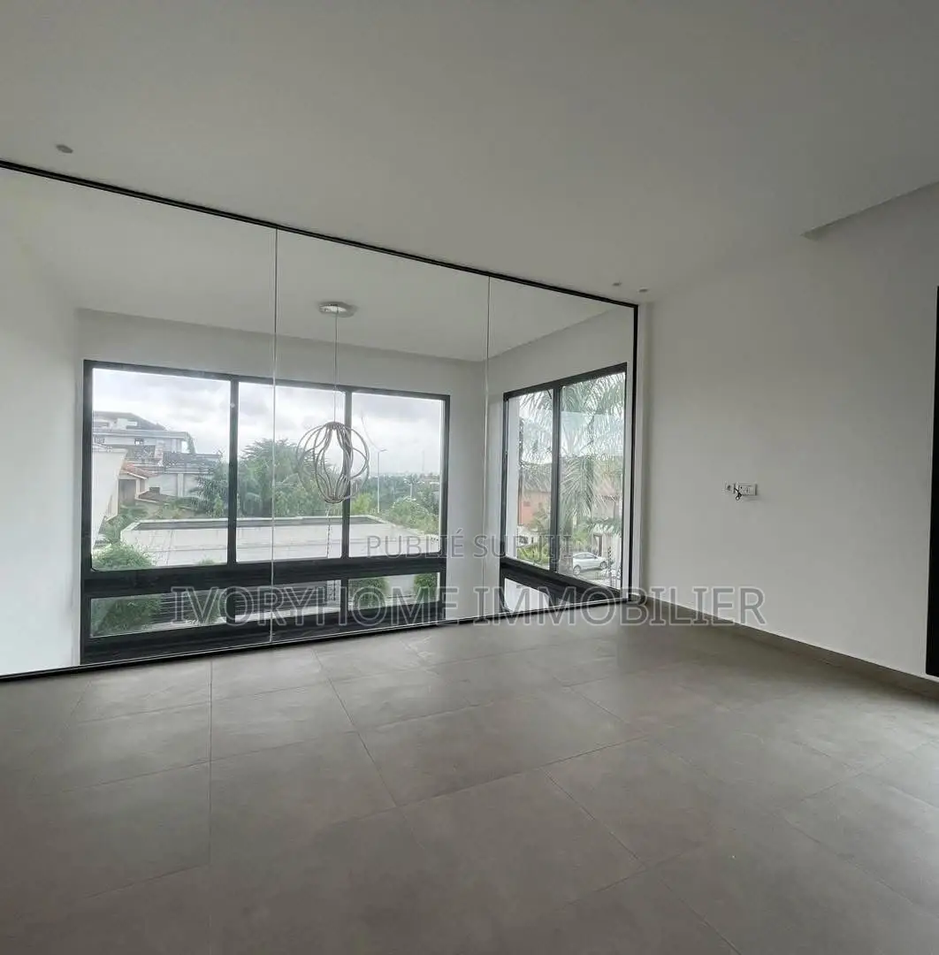 4chbre Duplex dans Cocody à Louer