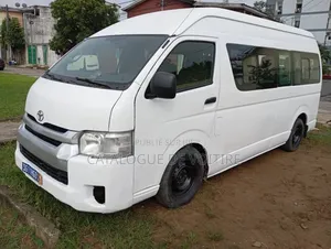 Toyota HiAce 2016 Blanc