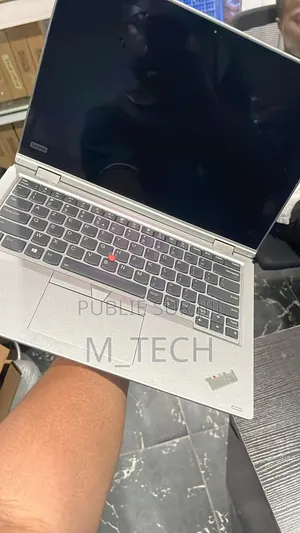 Photo - New Ordinateur Portable Lenovo 16GB Intel Core I5 SSD 512GB